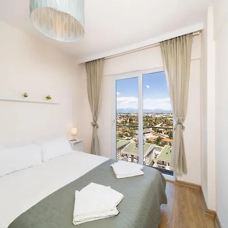Апартаменти Pleasant Flat With Shared Pool In Kepez